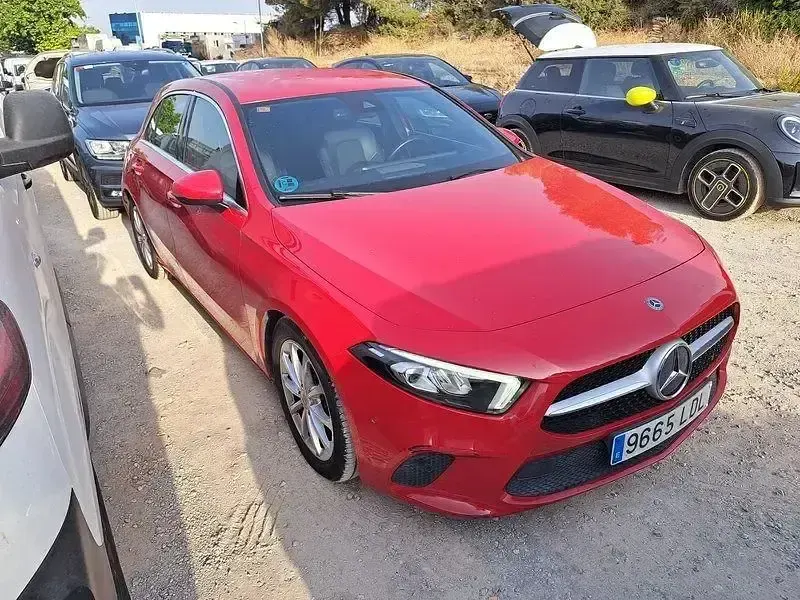 Usado Mercedes A200 150 CV (110 kW) 2019 Rojo Berlina