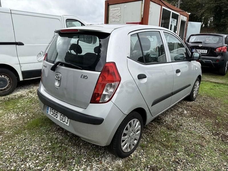 Usado Hyundai i10 Style 66 CV (48 kW) 2008 Gris / plata Utilitario