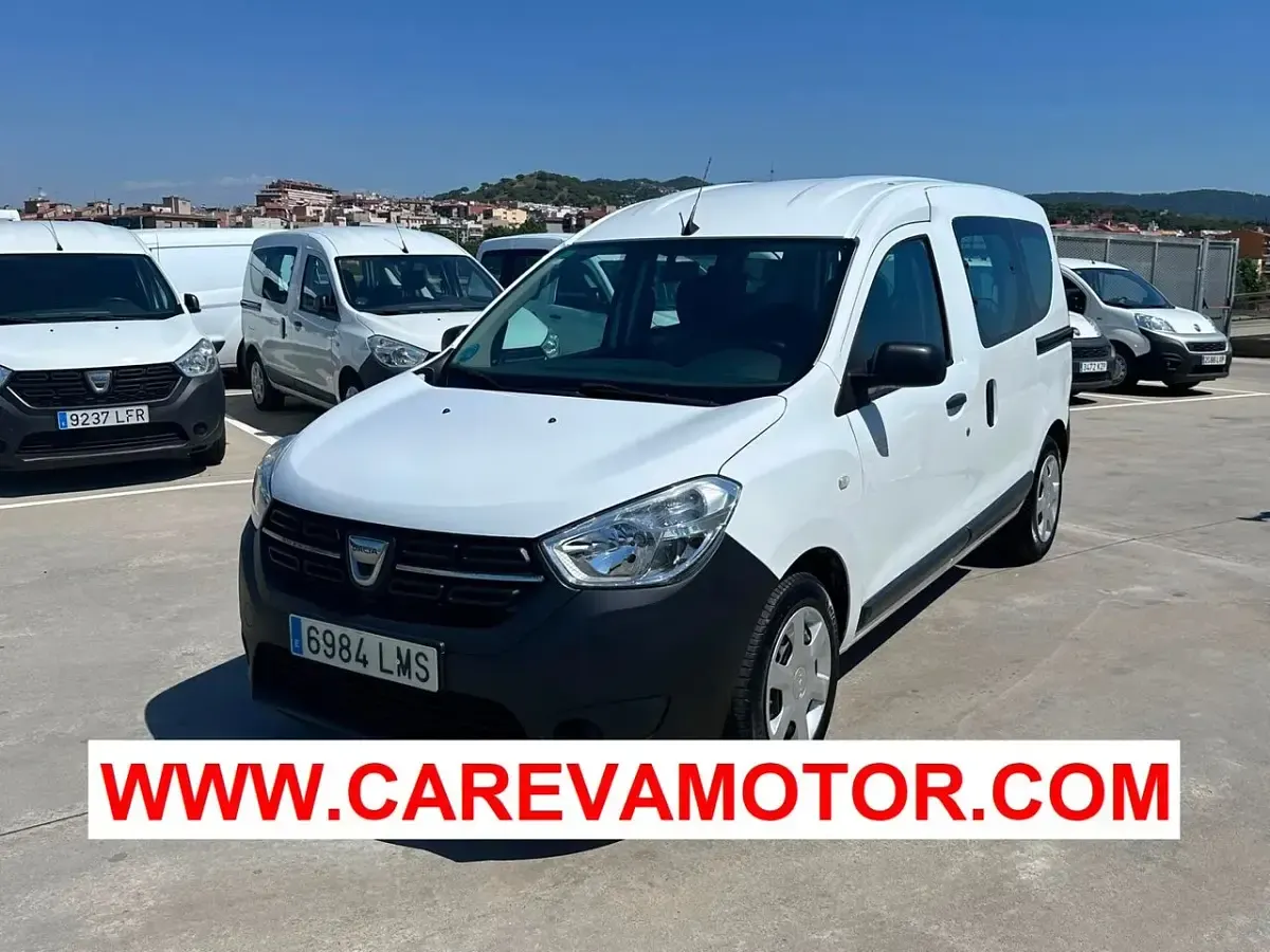 Usado Dacia Dokker Essentiel 110 CV (80 kW) 2021 Blanco Monovolumen