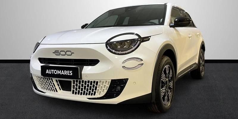 Rojo Usado 2024 Fiat 600 SUV | 22.899 € (Precio justo) - Imagen 1/4