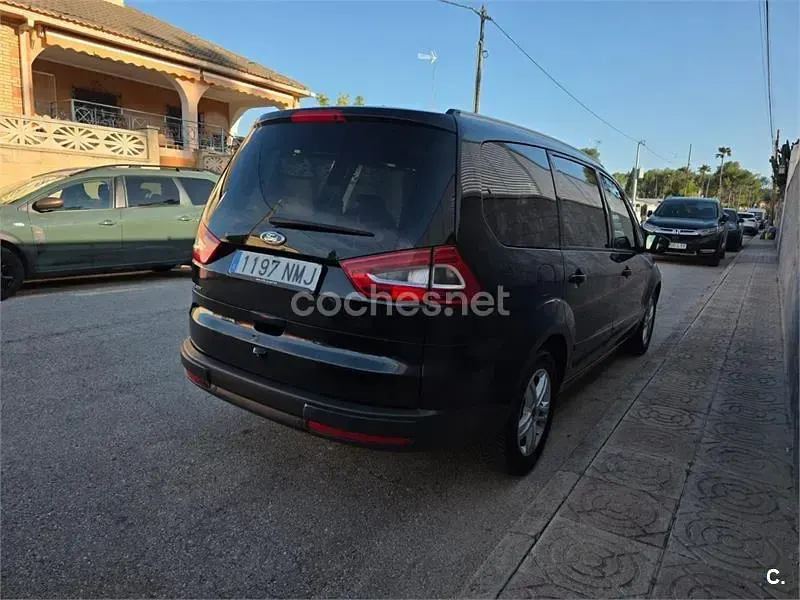 Usado Ford Galaxy Titanium 140 CV (102 kW) 2014 Negro Monovolumen