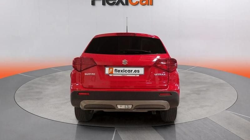 Usado Suzuki Vitara 111 CV (81 kW) 2019 Rojo SUV