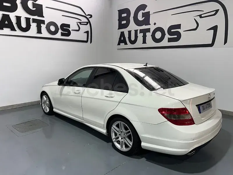 Usado Mercedes C200 Avantgarde 136 CV (100 kW) 2008 Blanco Berlina