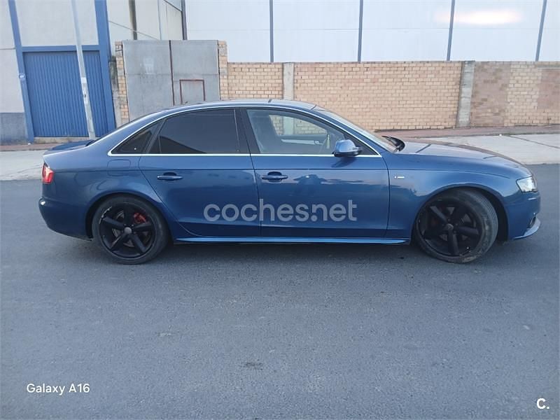 Usado Audi A4 143 CV (105 kW) 2010 Azul Berlina