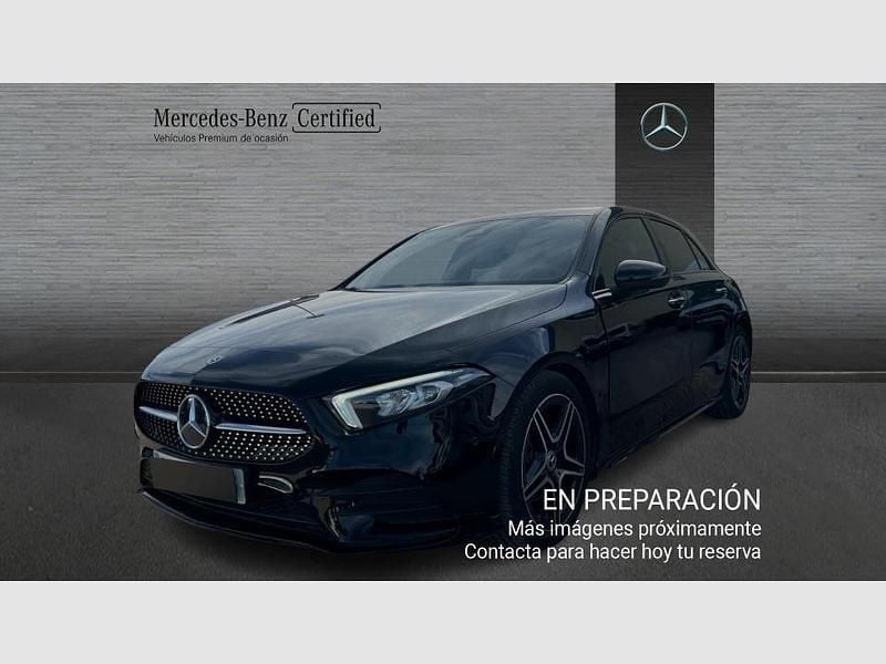 Negro Usado 2022 Mercedes A180 AMG line Berlina | 26.490 € (Super precio) - Imagen 1/4