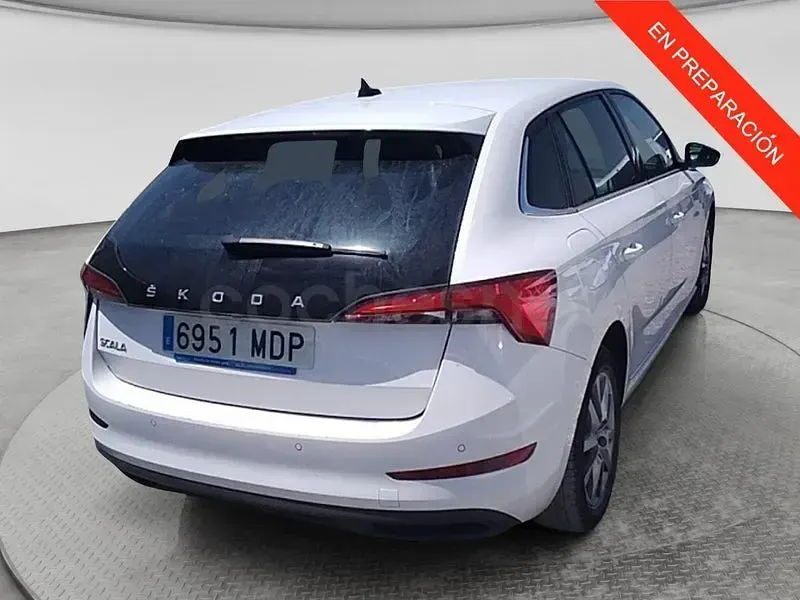 Usado Skoda 110 R Ambition 110 CV (80 kW) 2023 Blanco Berlina