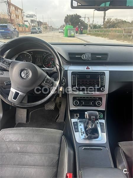 Gris / plata Usado 2009 VW Passat Berlina | 8500 € (Precio justo) - Imagen 1/4