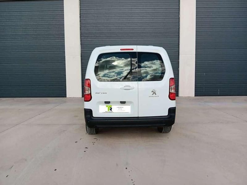 Usado Peugeot Rifter Active 102 CV (75 kW) 2020 Blanco Monovolumen