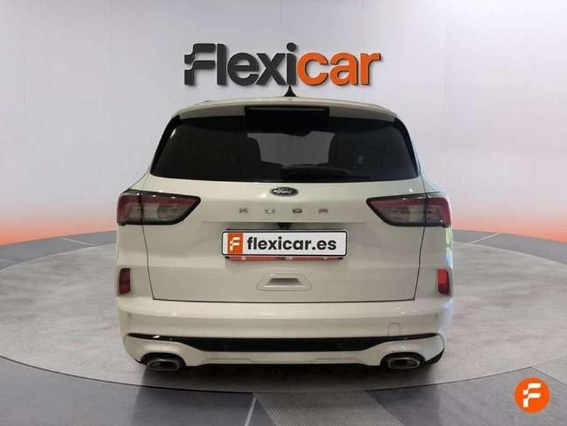 Usado Ford Kuga ST-Line 150 CV (110 kW) 2022 Blanco SUV