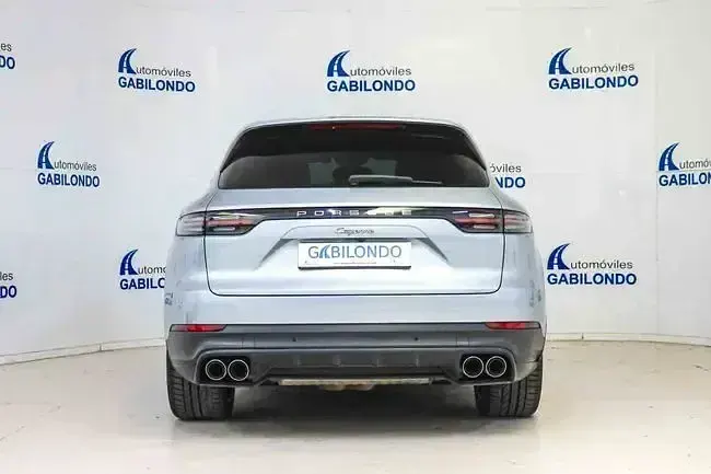 Usado Porsche Cayenne 462 CV (339 kW) 2021 Gris / plata SUV