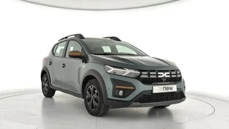 Usado Dacia Sandero Extreme 100 CV (73 kW) 2025 Verde Berlina