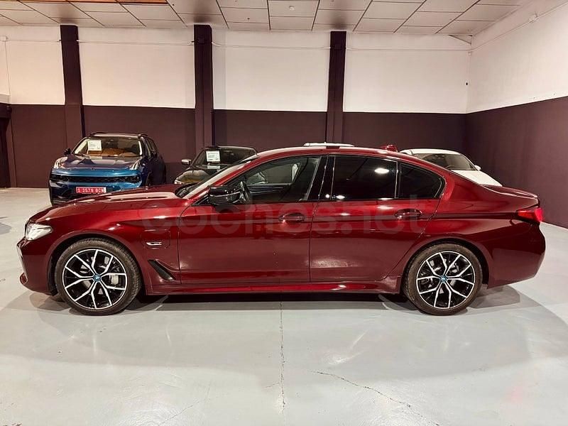 Używany BMW 530e 292 KM (214 kW) 2022 Czerwony Sedan/Limuzyna