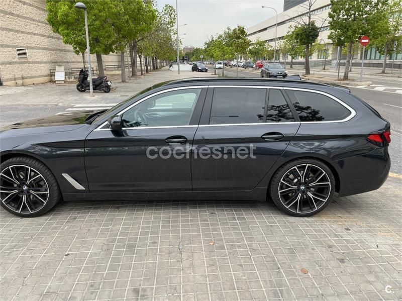 Gris / plata Usado 2022 BMW 520 Familiar | 37.500 € (Caro) - Imagen 1/4