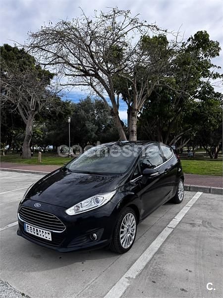 Usado Ford Fiesta Titanium 95 CV (69 kW) 2013 Negro Berlina