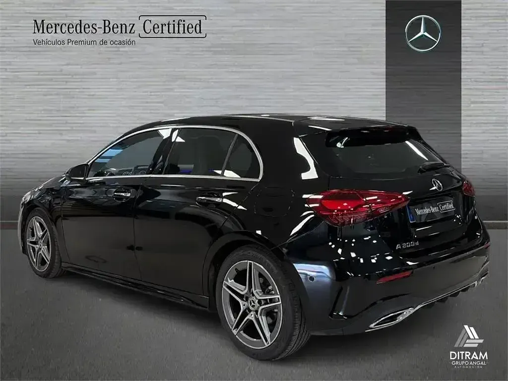 Usado Mercedes A200 150 CV (110 kW) 2024 Negro noche Berlina