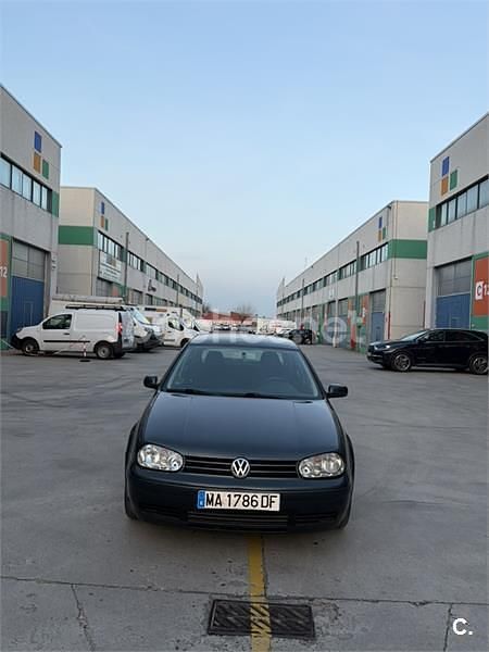 Usado VW Golf IV Highline 115 CV (84 kW) 2000 Gris / plata Berlina