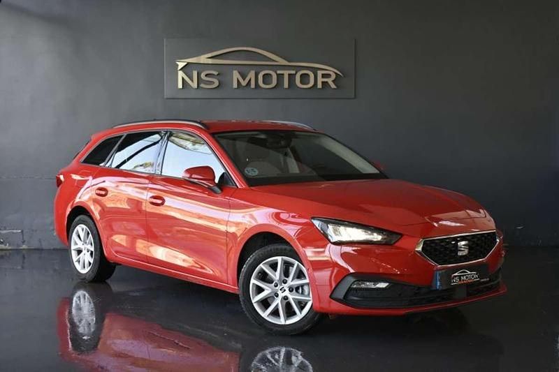 Usado Seat Leon ST Style 116 CV (85 kW) 2022 Rojo Familiar