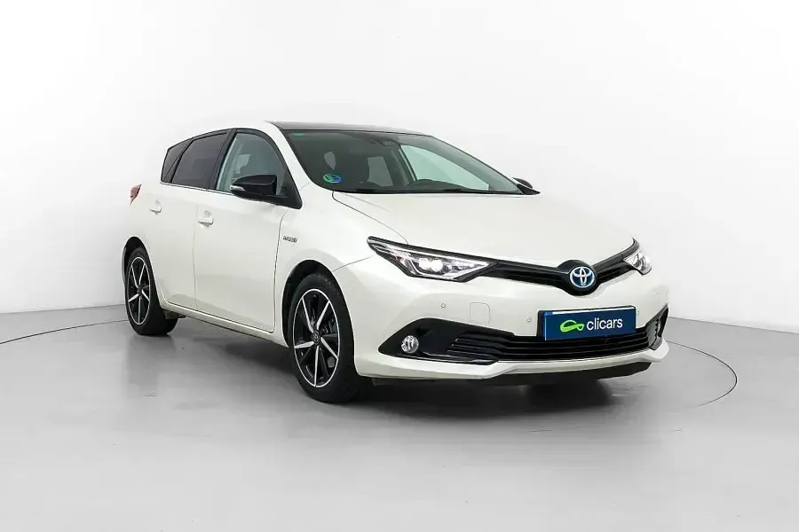 Usado Toyota Auris Hybrid 136 CV (100 kW) 2017 Blanco Berlina