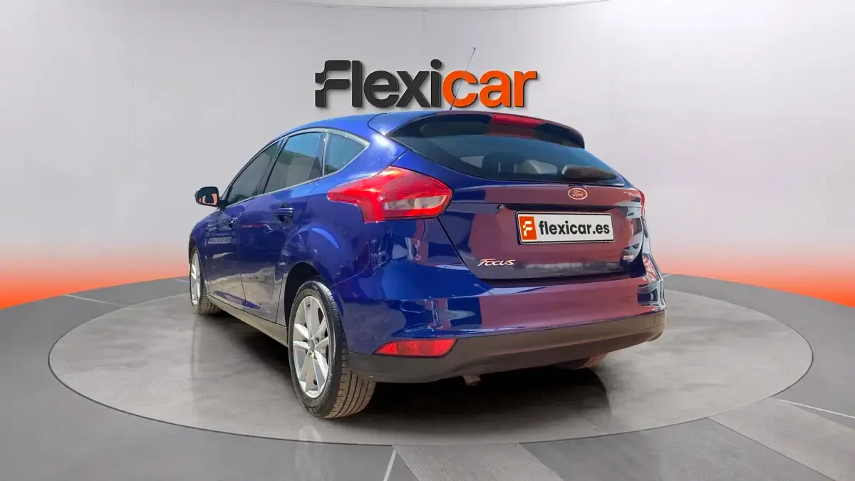 Usado Ford Focus 125 CV (91 kW) 2016 Azul Berlina