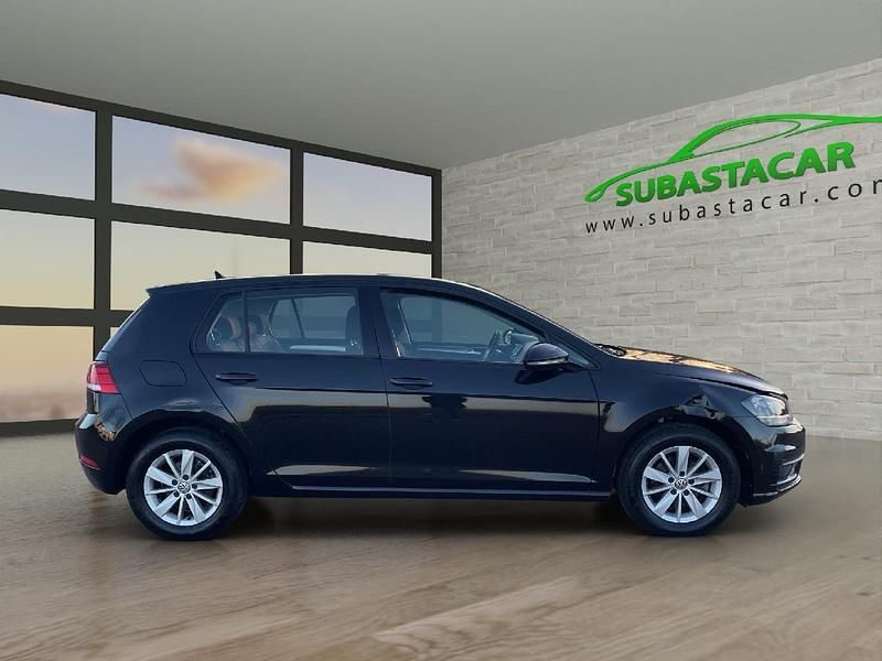 Usado VW Golf VII 115 CV (84 kW) 2019 Negro Utilitario