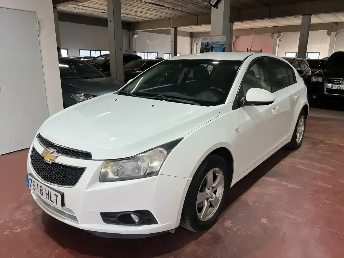Usado Chevrolet Cruze LS 124 CV (91 kW) 2012 Blanco Berlina