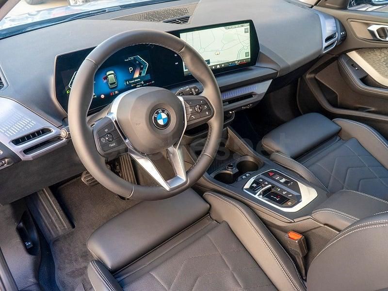 Usado BMW 120 Comfort Edition 163 CV (119 kW) 2025 Gris / plata Utilitario