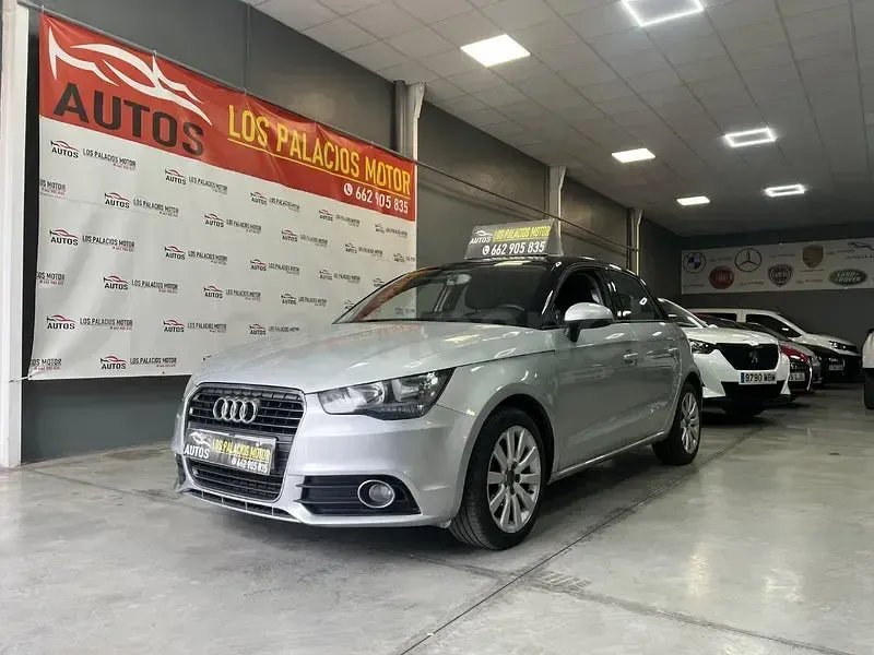 Usado Audi A1 Sportback Attraction 105 CV (77 kW) 2014 Gris / plata Utilitario