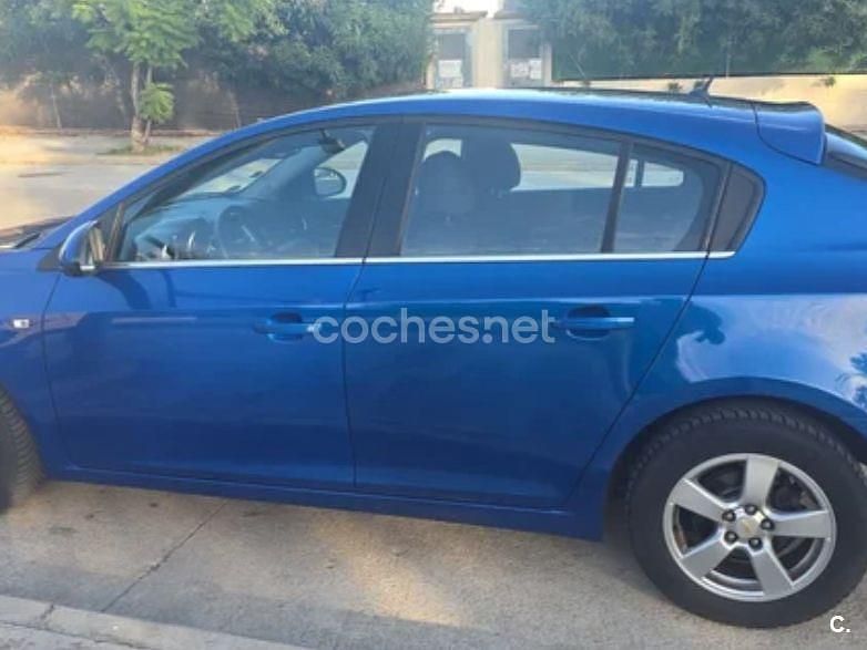 Usado Chevrolet Cruze LT 124 CV (91 kW) 2012 Azul Berlina