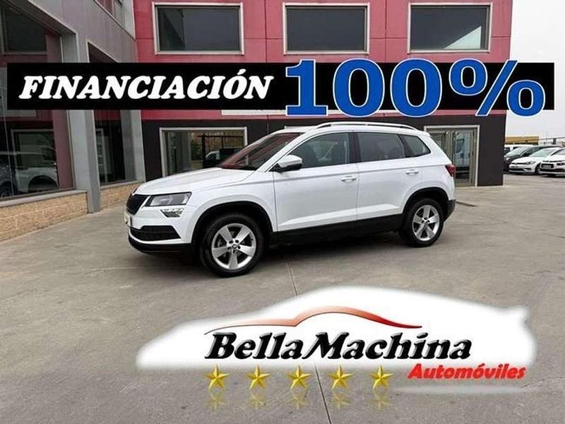 Usado Skoda Karoq Ambition 150 CV (110 kW) 2022 Blanco SUV