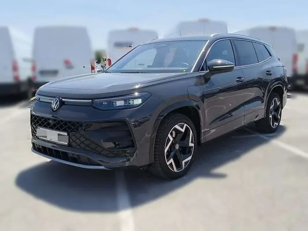 Usado VW Tayron R-line 177 CV (130 kW) 2025 Gris SUV