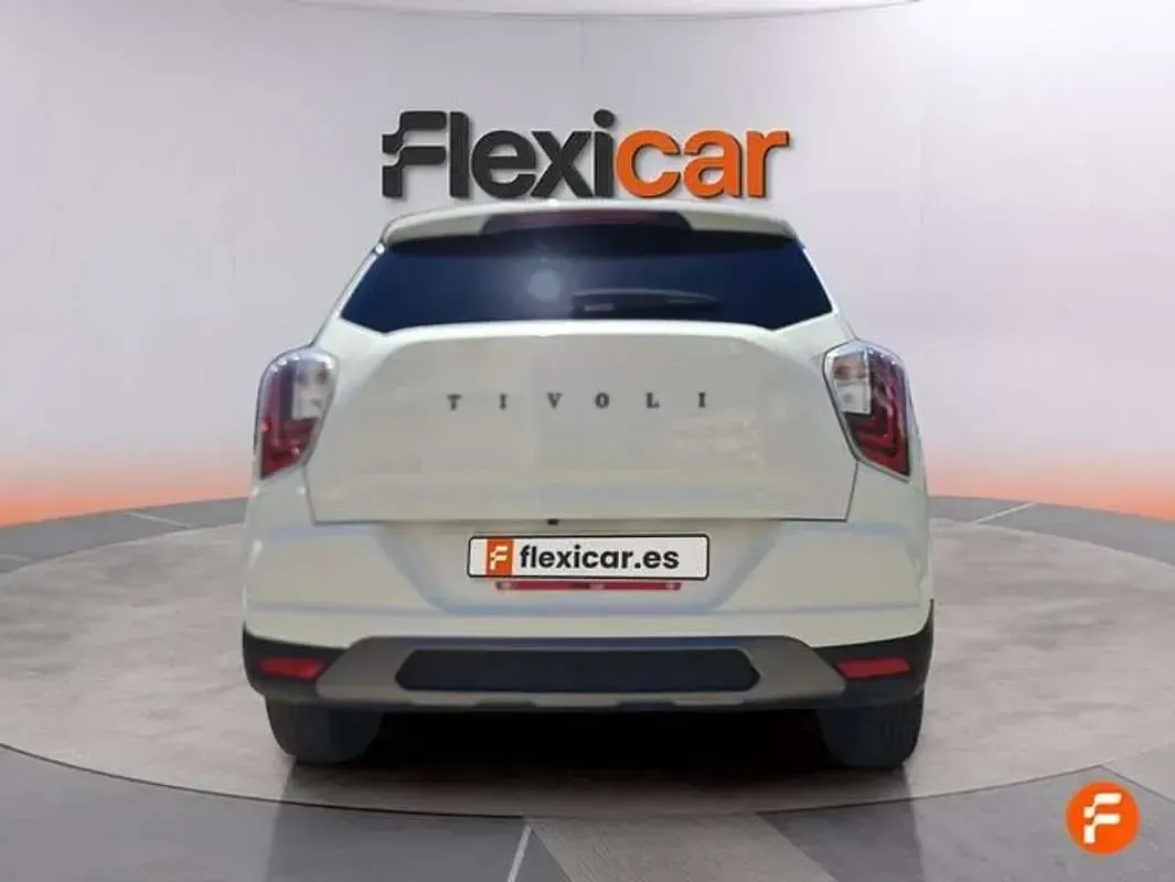 Usado SsangYong Tivoli 163 CV (119 kW) 2024 Blanco SUV