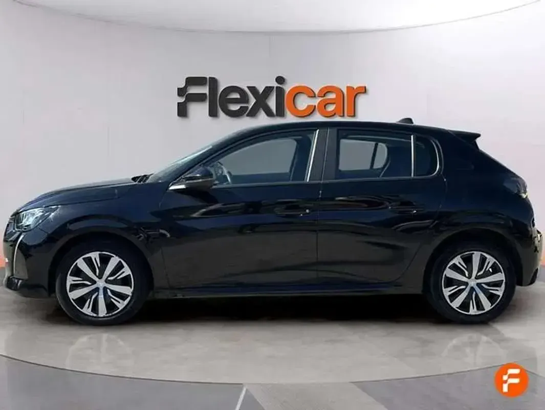 Usado Peugeot 208 Active 101 CV (74 kW) 2020 Negro Utilitario