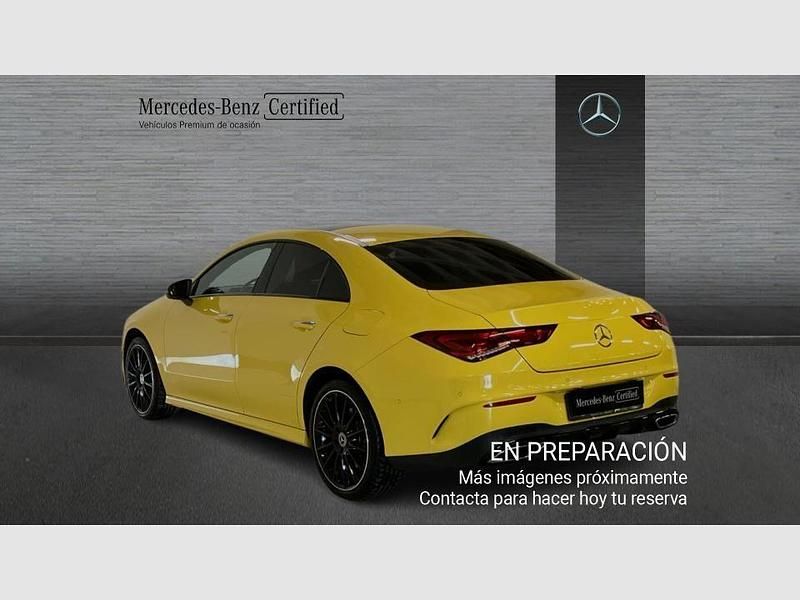 Usado Mercedes CLA250e AMG line 218 CV (160 kW) 2022 Amarillo Berlina