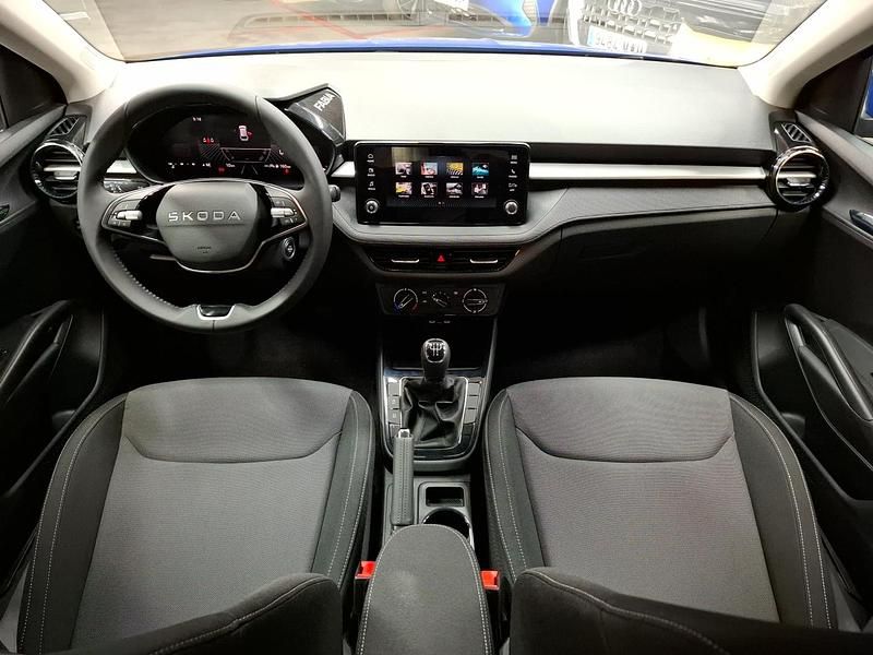 Usado Skoda Fabia Selection 95 CV (69 kW) 2025 Azul energy Utilitario