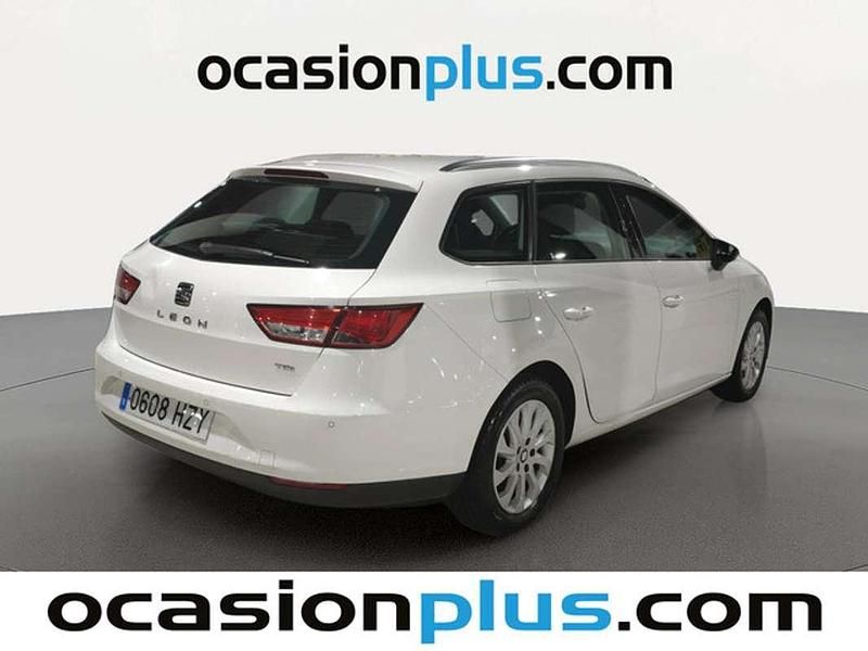 Usado Seat Leon ST Style 150 CV (110 kW) 2014 Blanco Familiar