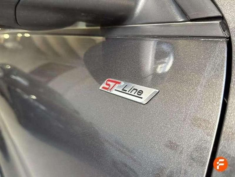 Usado Ford Kuga ST-Line 225 CV (165 kW) 2022 Gris SUV