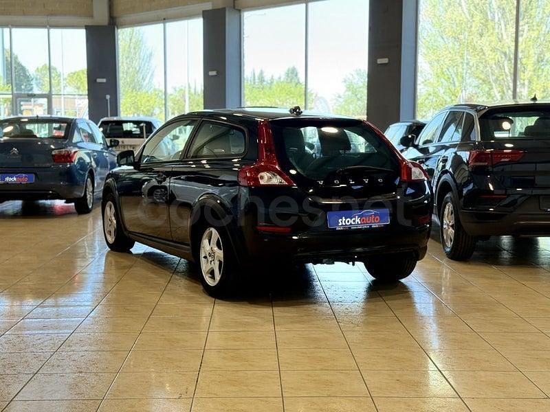 Begagnad Volvo C30 Momentum 145 HK (106 kW) 2010 Svart Halvkombi