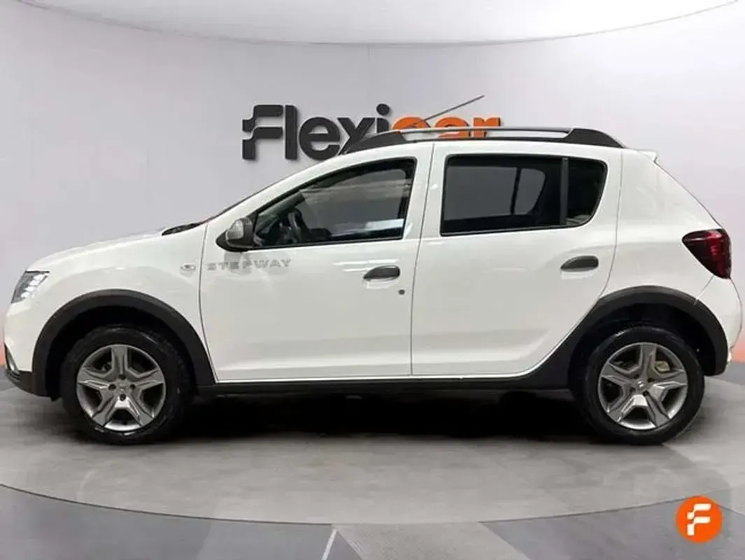 Usado Dacia Sandero Stepway Ambiance 90 CV (66 kW) 2018 Blanco Utilitario