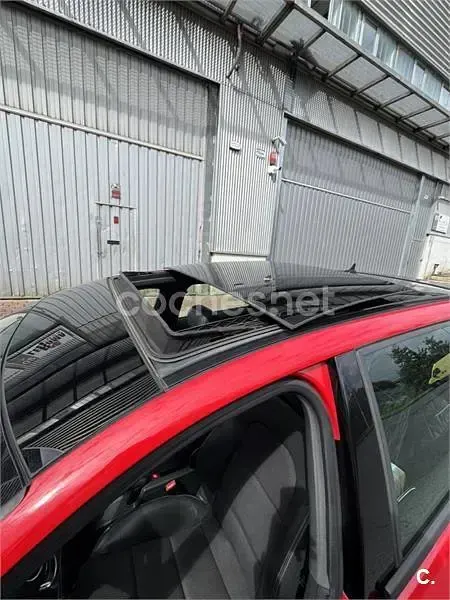 Usado Audi A3 Attraction 140 CV (102 kW) 2012 Rojo Utilitario