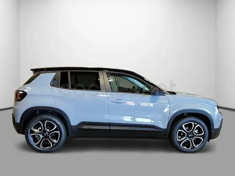 Nuevo Jeep Avenger Summit 100 CV (73 kW) 2026 Gris / plata SUV