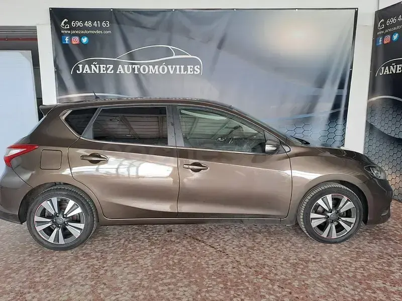 Usado Nissan Pulsar Acenta 110 CV (80 kW) 2015 Beige Utilitario