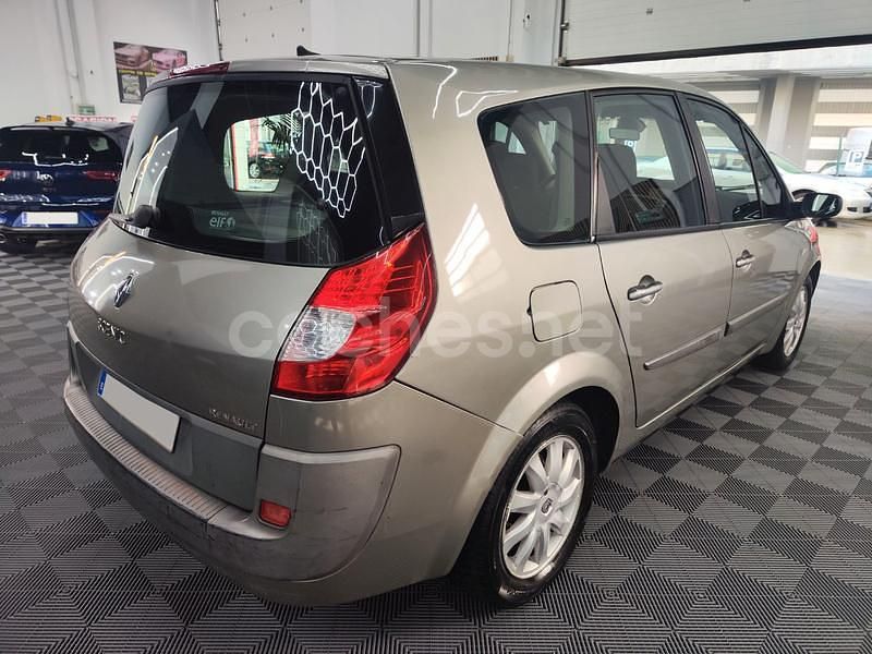 Usado Renault Grand Scénic II Privilege 135 CV (99 kW) 2007 Gris / plata Monovolumen