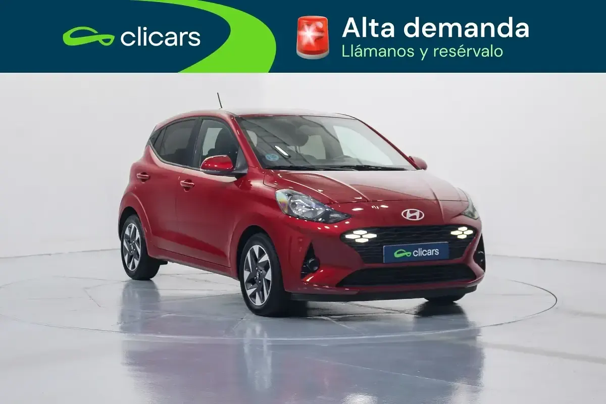 Usado Hyundai i10 67 CV (49 kW) 2024 Rojo Utilitario