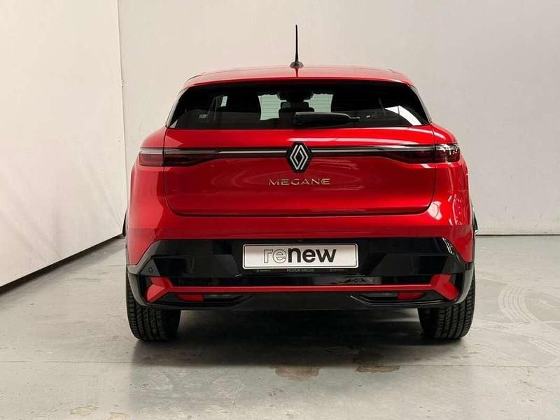 Usado Renault Megane E-Tech Equilibre 96 kW (131 CV) 2023 Rojo Utilitario