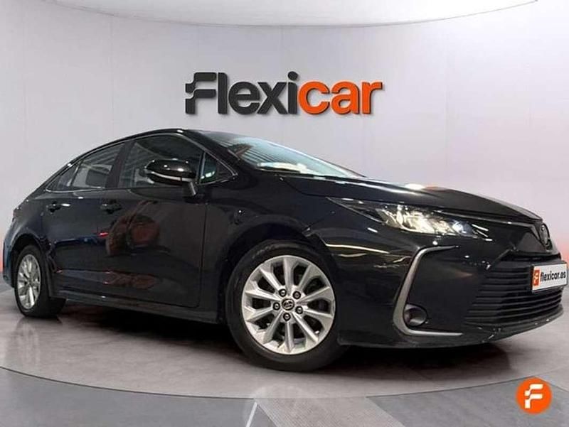 Usado Toyota Corolla Active 122 CV (89 kW) 2022 Negro Berlina