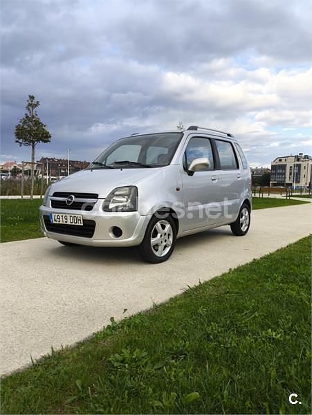 Gris / plata Usado 2004 Opel Agila Berlina | 2950 € - Imagen 1/4