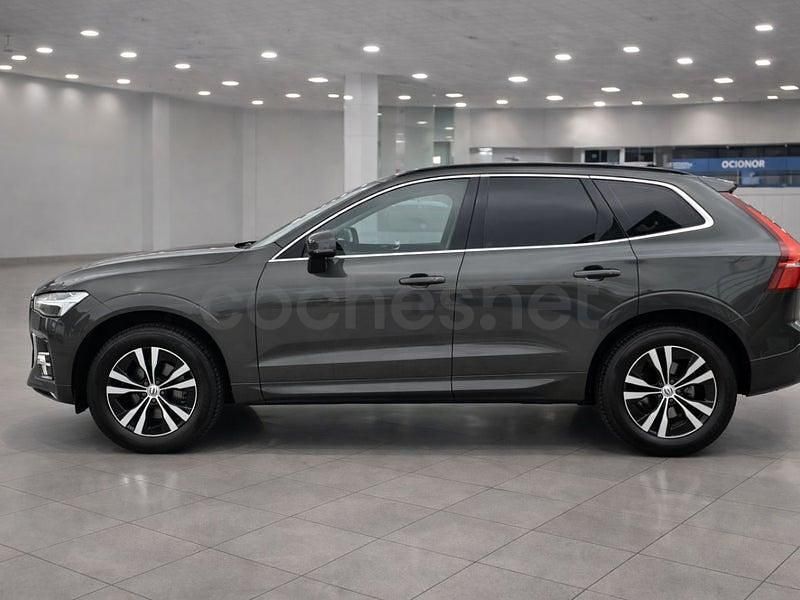 Usado Volvo XC60 Momentum 197 CV (144 kW) 2021 Gris / plata SUV