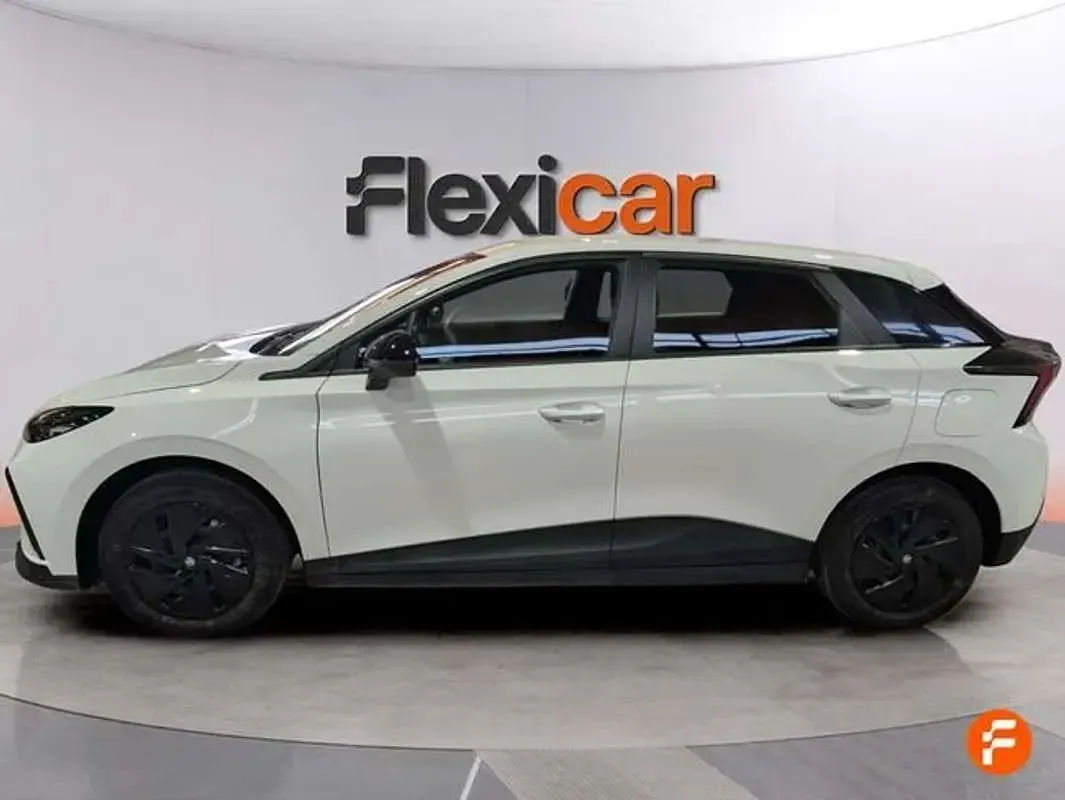 Usado MG MG4 EV 125 kW (170 CV) 2023 Blanco Utilitario