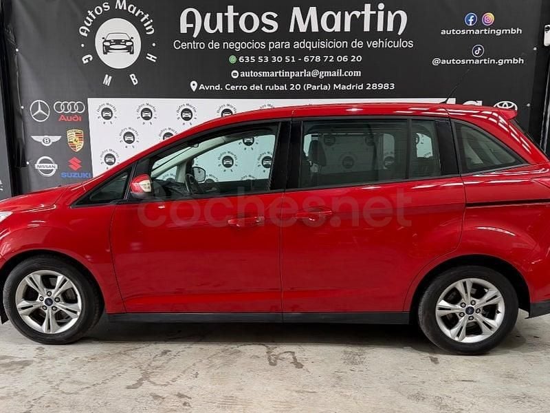 Usado Ford Grand C-Max Trend 125 CV (91 kW) 2013 Rojo Monovolumen