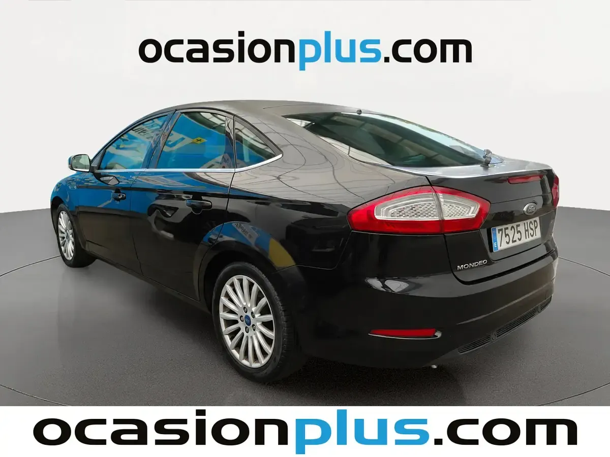 Usado Ford Mondeo Limited 140 CV (102 kW) 2013 Negro Berlina